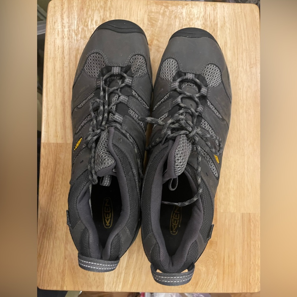 KEEN Koven Waterproof Hiking Shoes for Men size 15